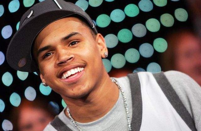Chris Brown s-a internat intr-o clinica pentru dezintoxicare