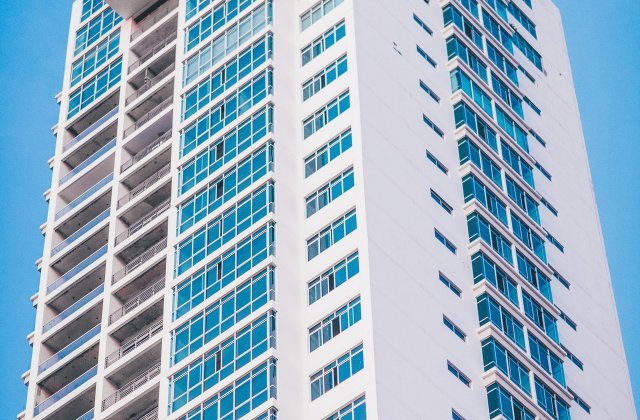 DGASPC solicită decăderea din drepturile părintești a mamei gemenilor căzuți de la etajul 10