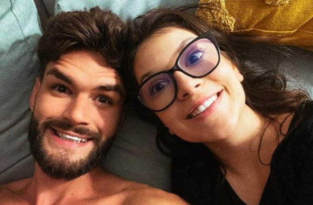 Edward Sanda, replici tăioase pe Internet după ce s-a căsătorit fără nași: „Se poate și în adidași în loc de pantofi”