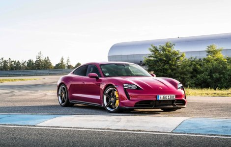 Porsche Taycan primește îmbunătățiri: autonomie mai mare și parcare autonomă
