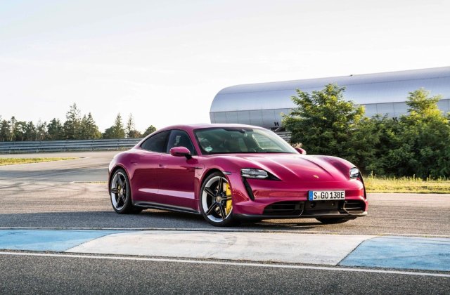 Porsche Taycan primește &icirc;mbunătățiri: autonomie mai mare și parcare autonomă