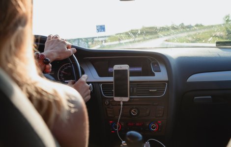 O femeie a făcut 1.000 de ore de condus în 30 de ani și tot nu a reușit să își ia carnetul. Care este motivul