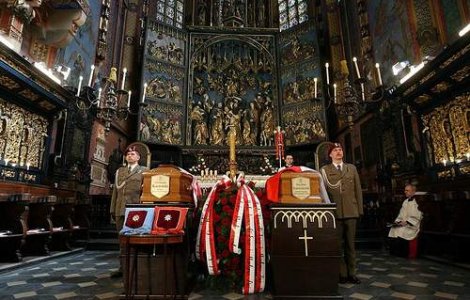 Cine a venit si cine a lipsit de la funeraliile presedintelui Kaczynski?