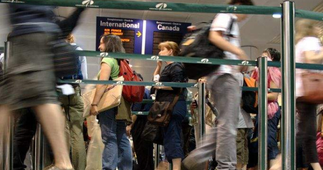 Pasagerii zborurilor anulate isi vor primi banii inapoi