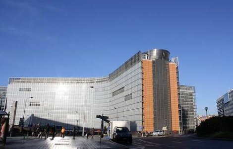 CE sare in ajutorul companiilor aeriene afectate de nor