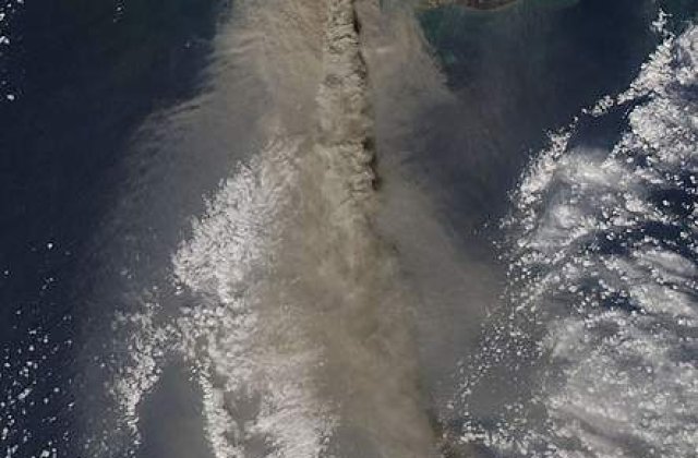 Eruptia vulcanului din Islanda s-a intensificat