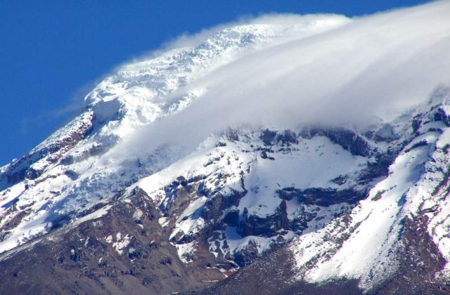 Cursuri online pentru elevii blocati din cauza norului de cenusa