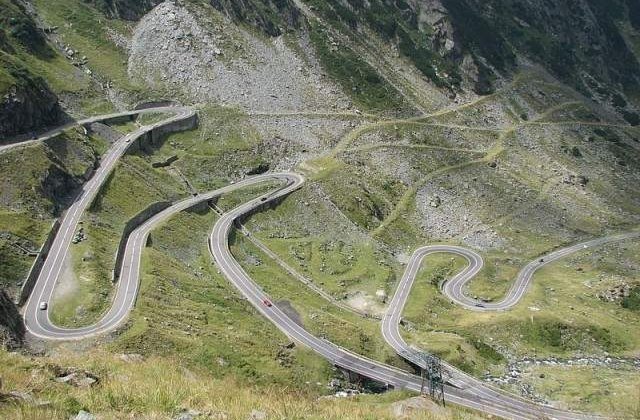 Traficul auto pe Transfagarasan va fi inchis de vineri