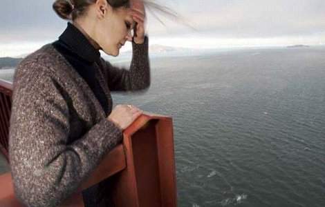  Top  Top 10 obiective turistice care atrag sinucigasi