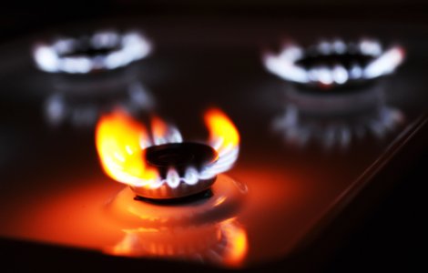 Facturi duble fără explicații. Prețurile de la gaz și energie electrică amărăsc românii
