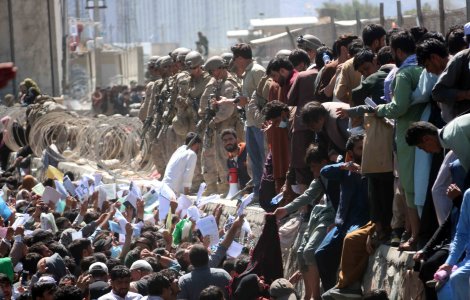 Explozii în apropierea aeroportului din Kabul