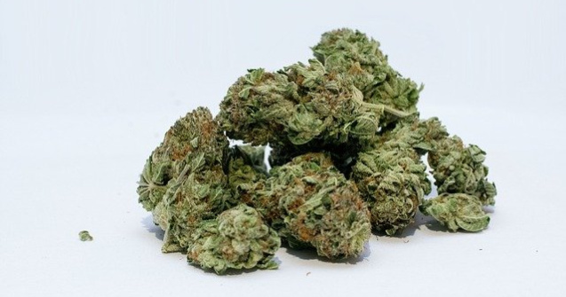 Membru al partidului AUR, prins cu droguri la intrarea în Parlament