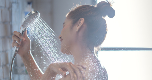  Top  Partea corpului pe care o speli prima la duș, îți dezvăluie personalitatea