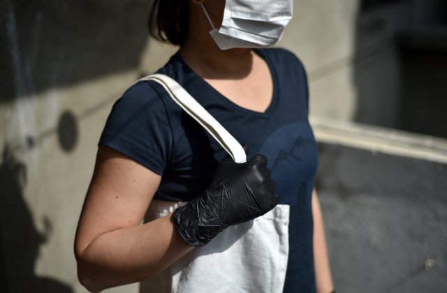 Moda revine! Sacoșa de pânză reintră în folosință