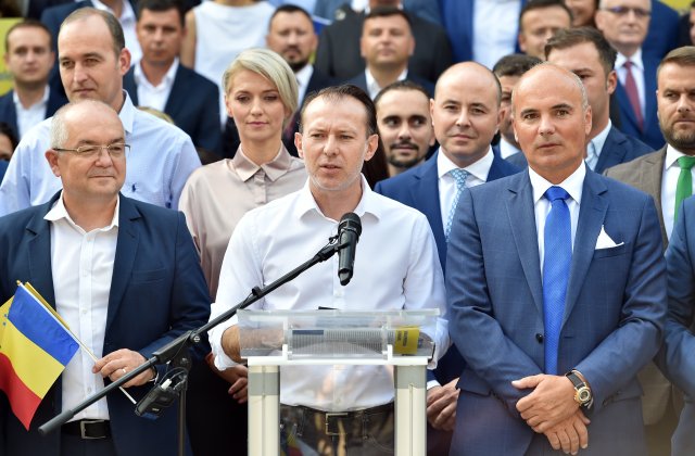 Cîțu felicită pompierii români care au acționat în Grecia: Și-au făcut treaba excelent