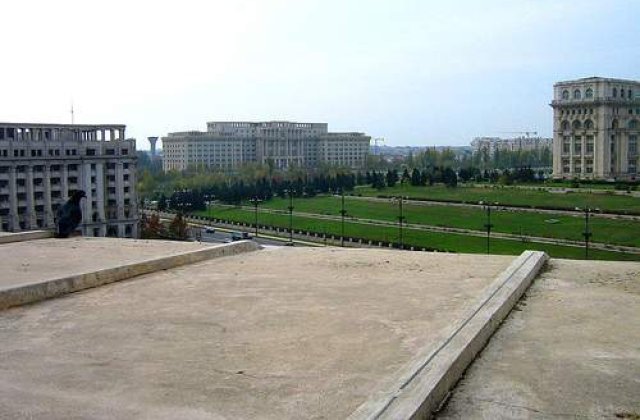Zidurile Parlamentului se vor darama