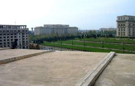 Zidurile Parlamentului se vor darama