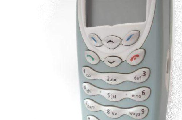 Romanii renunta la telefoanele de fite