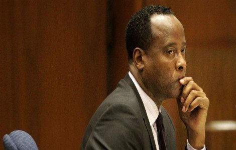 Fostul medic al lui Michael Jackson, da in judecata statul Texas