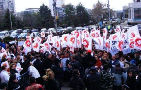 Protest de amploare in Capitala: Mii de cadre medicale manifesteaza