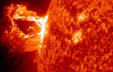 Aproximativ 28 de eruptii solare, inregistrate in ultima saptamana