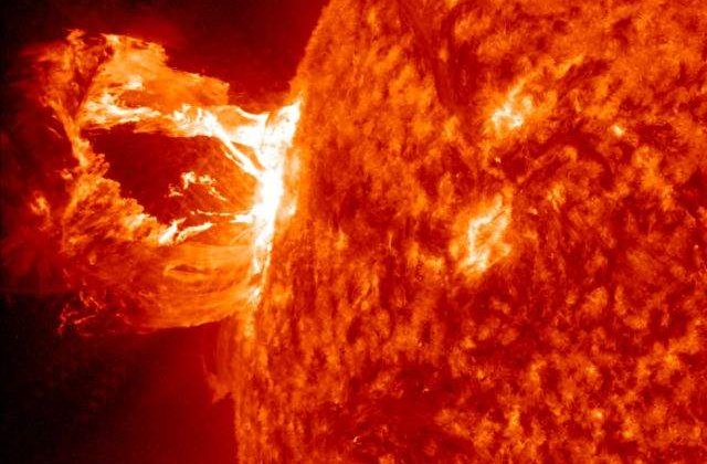 Aproximativ 28 de eruptii solare, inregistrate in ultima saptamana