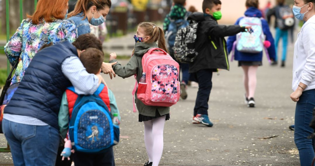 Autoritățile au făcut un pas înapoi. Nou „privilegiu” pentru elevii din clasele primare