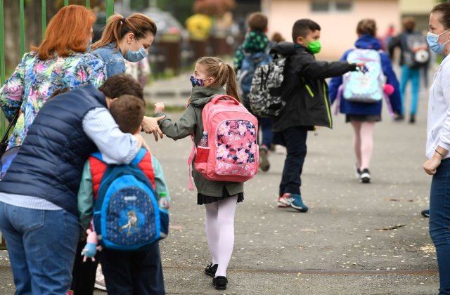 Autoritățile au făcut un pas înapoi. Nou „privilegiu” pentru elevii din clasele primare