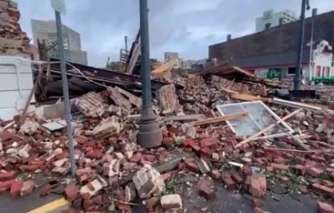 VIDEO Clădirea din New Orleans unde a trăit Louis Amstrong, distrusă de uraganul Ida