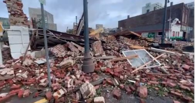 VIDEO Clădirea din New Orleans unde a trăit Louis Amstrong, distrusă de uraganul Ida