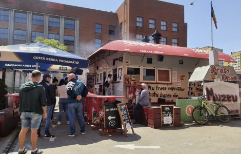 Și micii din Obor s-au scumpit. „Asta e. O perioadă nu o să se mai mănânce 4, ci 3”