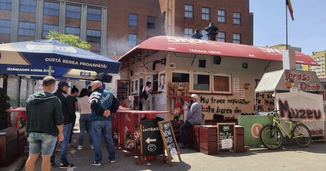 Și micii din Obor s-au scumpit. „Asta e. O perioadă nu o să se mai mănânce 4, ci 3”