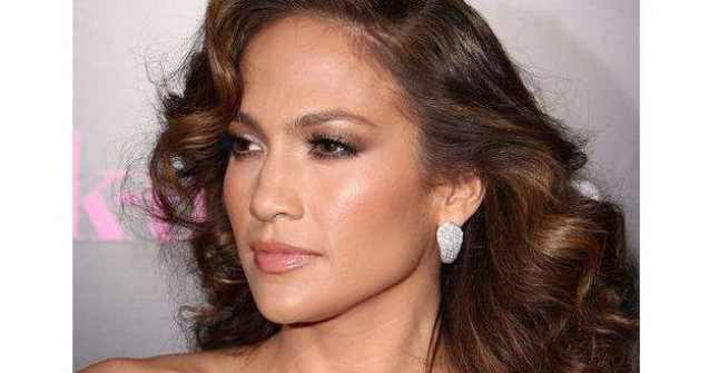  Video  Jennifer Lopez, fashion icon-ul deceniului