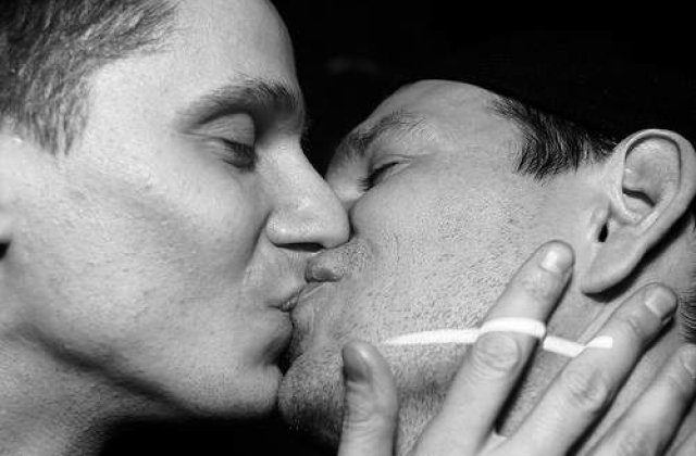 Primul film indian care prezinta un sarut intre homosexuali