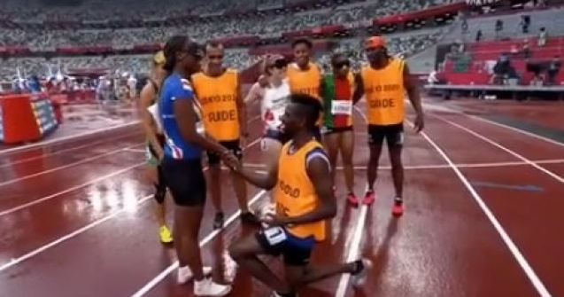 VIDEO Atletă nevăzătoare, cerută în căsătorie la Jocurile Paralimpice