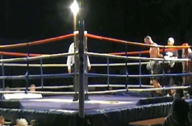 Război pe copil. Tatăl, un fost boxer scoțian, își acuză soția româncă de răpirea băiatului pe care îl au împreună