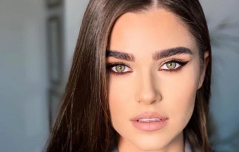 Theo Rose și-a băgat fanii în sperieți! Cum și-a făcut artista apariția pe rețelele sociale