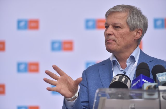 Cioloș: Am încercat să vorbim cu președintele Iohannis, dar nu s-a putut