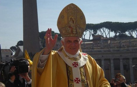 Prezervative marca Benedict al XVI-lea?