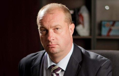 Cesarom "ataca" lumea