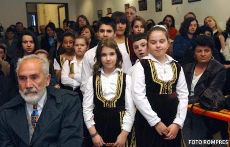 Elevii I-IV vor primi fructe de la Senat