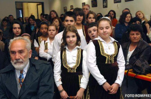 Elevii I-IV vor primi fructe de la Senat