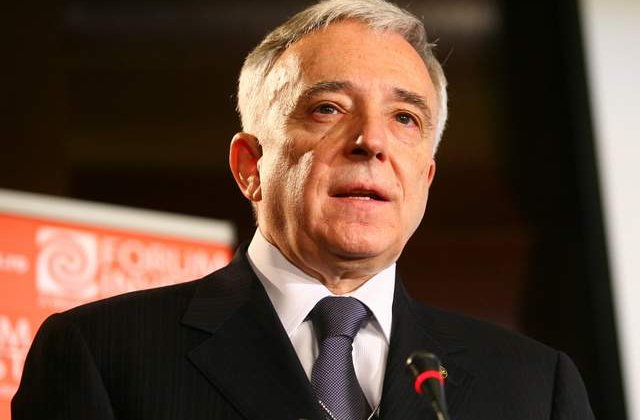 Mugur Isarescu spune ca nu va candida la Presedintie