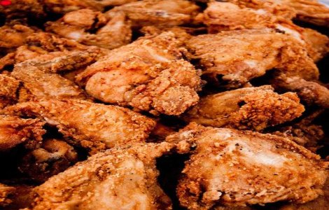 Studiu: 14% dintre romani nu mai mananca pui din comert