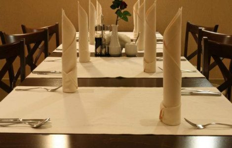 Paris: Clientii restaurantelor, asezati la mese dupa aspectul fizic