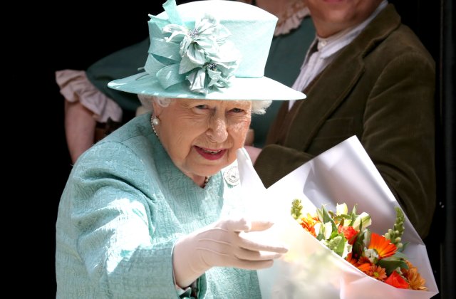 10 legi pe care Regina Elisabeta le poate încălca