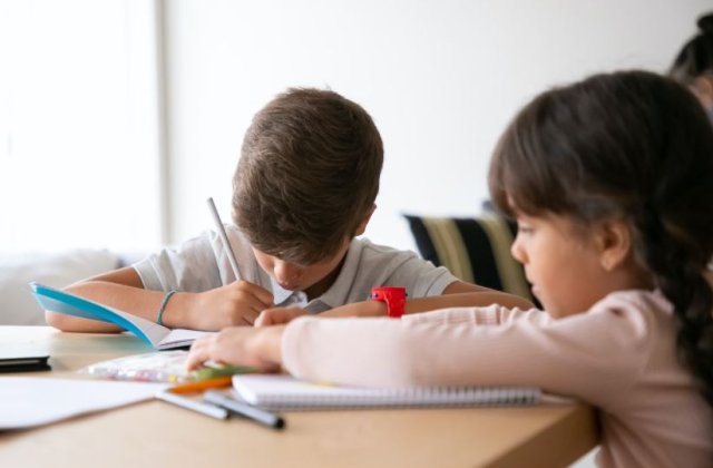 Cum să economisești bani atunci când cumperi rechizite școlare