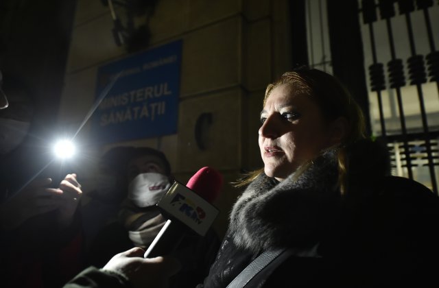 Diana Șoșoacă, în atenția polițiștilor după ce le-a declarat război doctorilor. Apelul lansat de Colegiul Medicilor