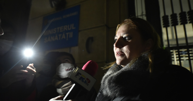 Diana Șoșoacă, în atenția polițiștilor după ce le-a declarat război doctorilor. Apelul lansat de Colegiul Medicilor