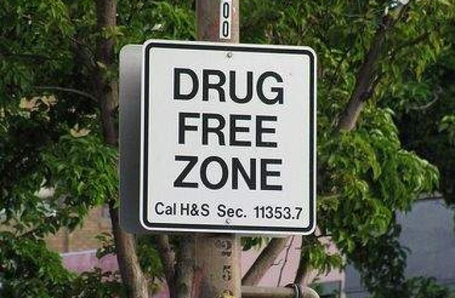 Politist, traficant de droguri